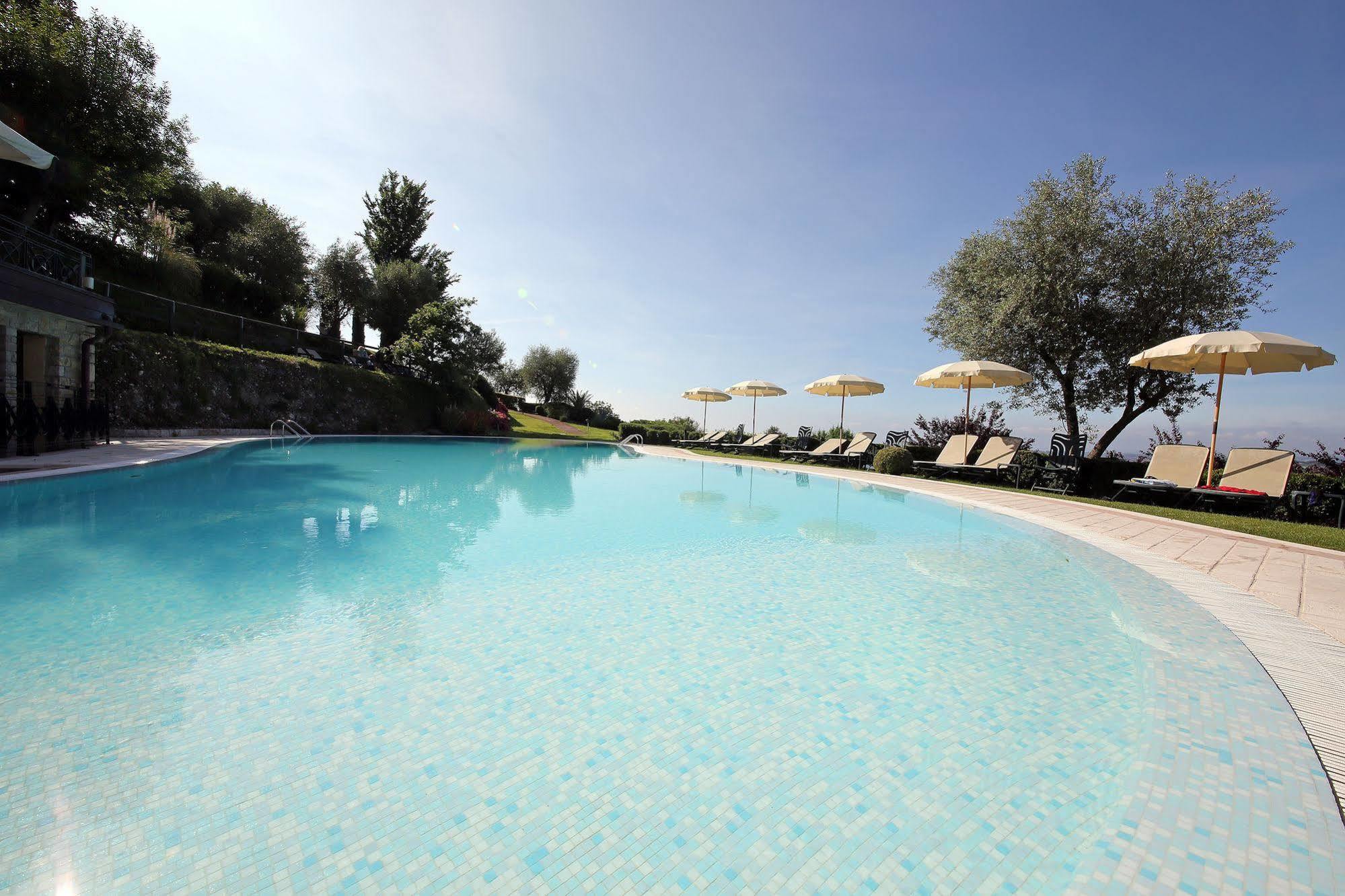 Appartamenti Borgo Gardone Riviera Extérieur photo