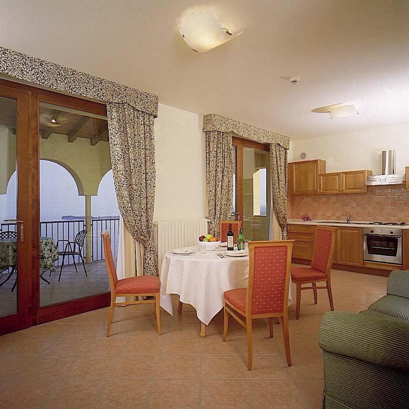Appartamenti Borgo Gardone Riviera Extérieur photo